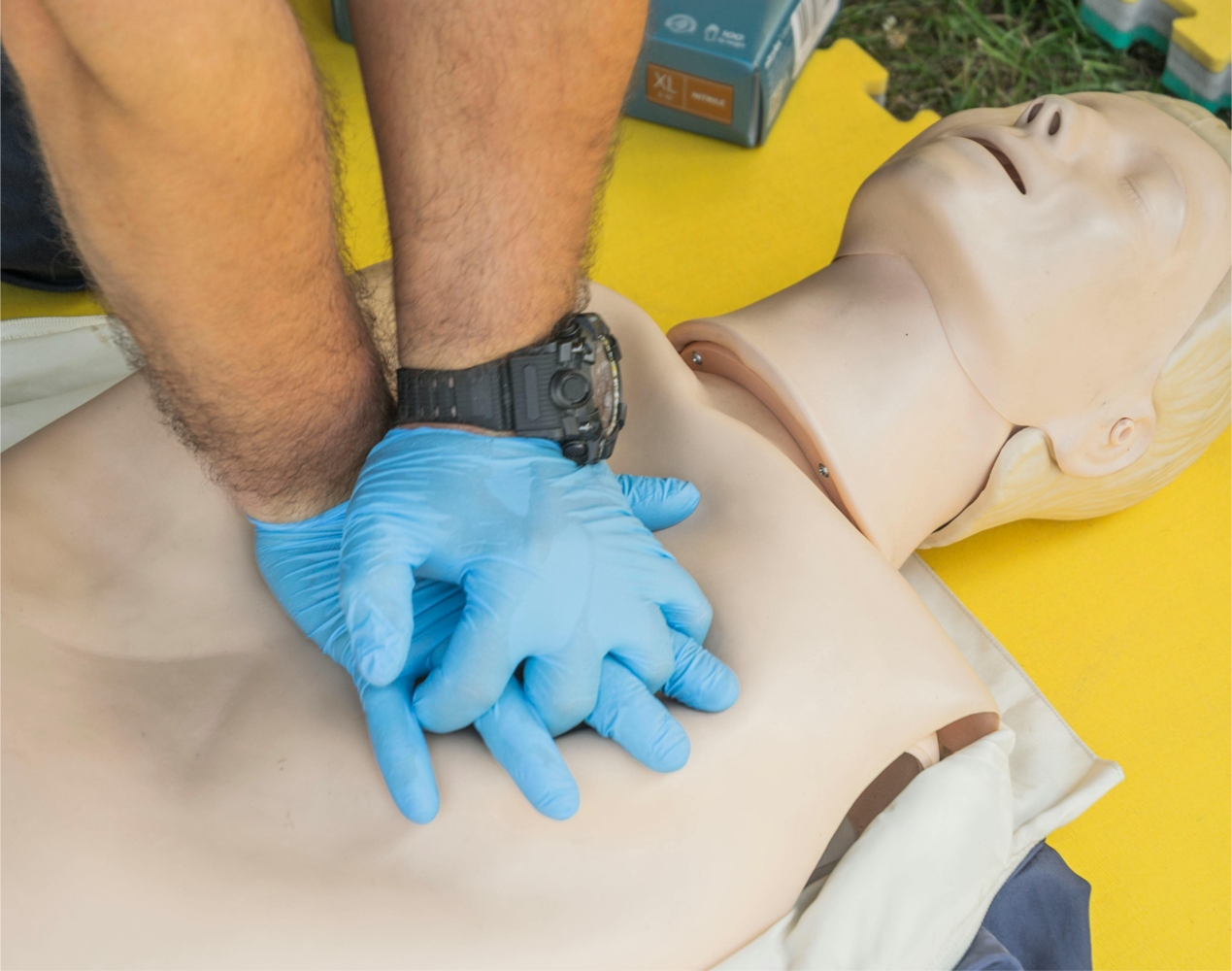 cpr-img2 https://halohealth.info/wp-content/uploads/2025/11/cpr-img2.jpg